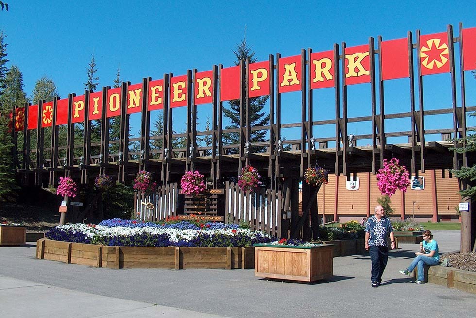 Pioneer Park Entrance